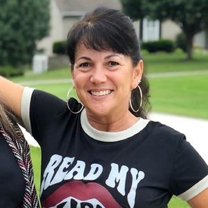 Meet your Posher, Lois